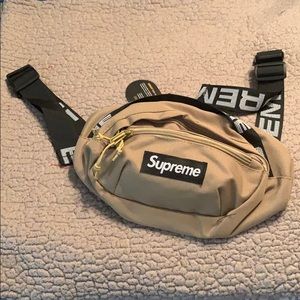 Supreme FannyPack